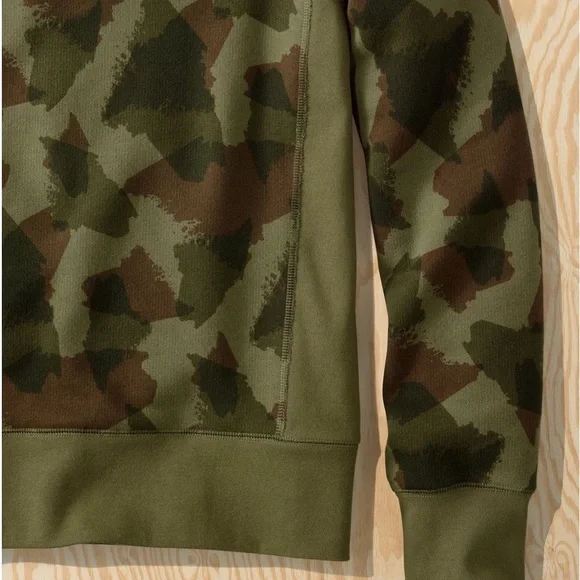 Rare! NWT L.L. Bean Todd Snyder Maine state-camouflage crew neck sweatshirt